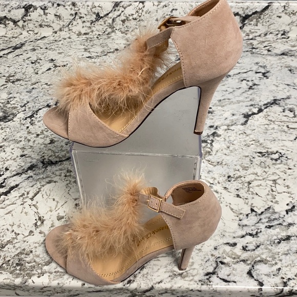 Nude  Feathered Single Sole High Heels Size 8 - Picture 9 of 15